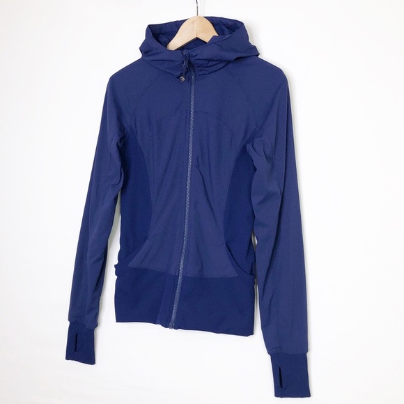 Lululemon In Flux Navy blue zip front. Women's Blue Hooded Jacket - Picture 3 of 9